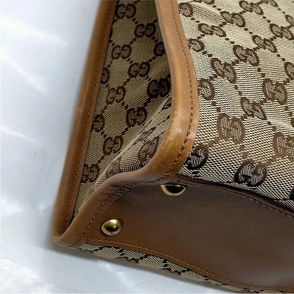 Gucci Canvas Shoulder Bag - Picture 9 of 13